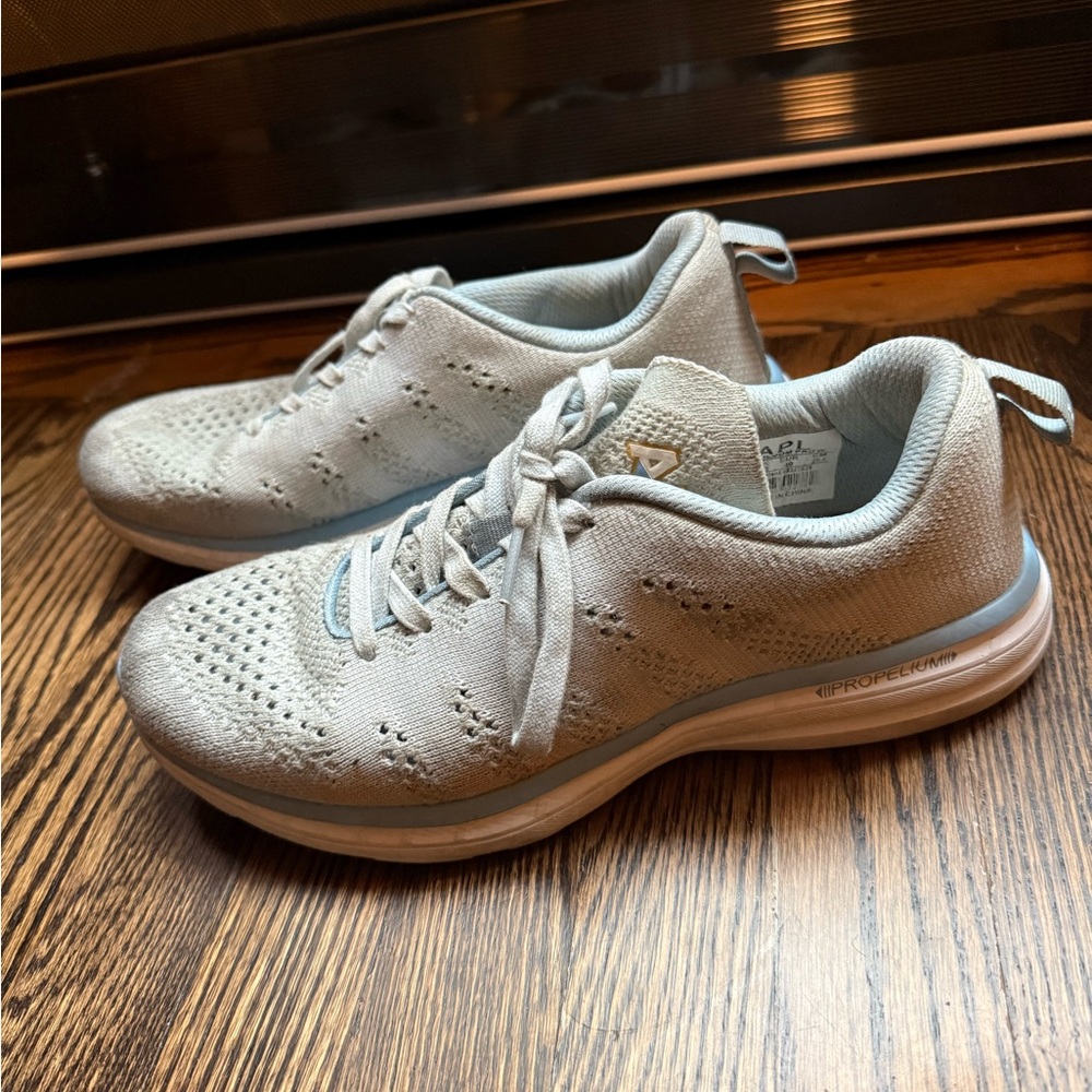 Light blue APLs
